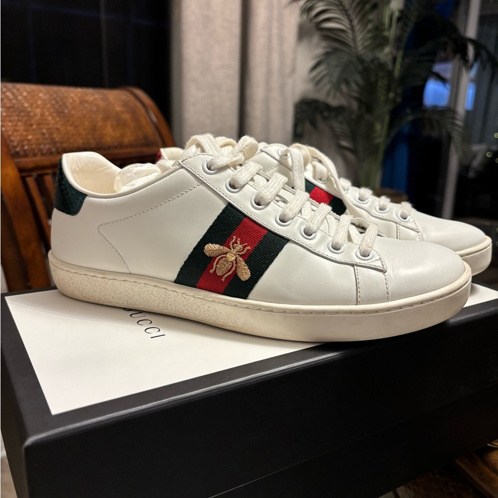 Gucci White and Green Sneakers